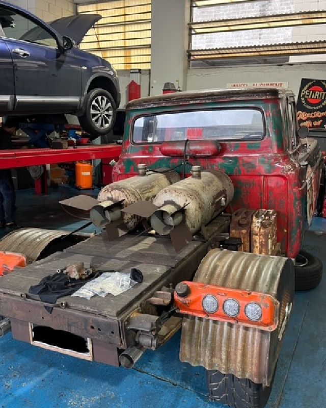 Classic car restoration in the Memmotts workshop (photo 3)