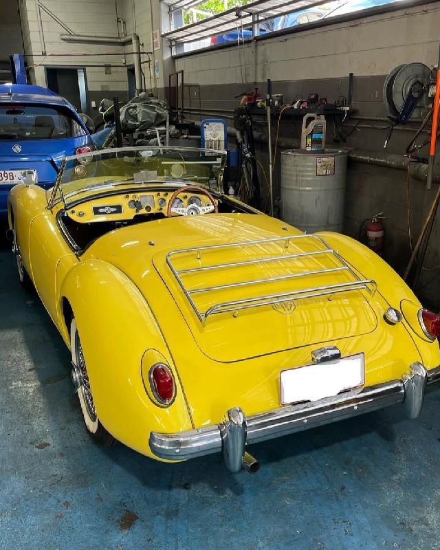 Classic car restoration in the Memmotts workshop (photo 6)