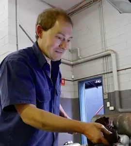 Gordon, mechanic at Memmotts Automotive